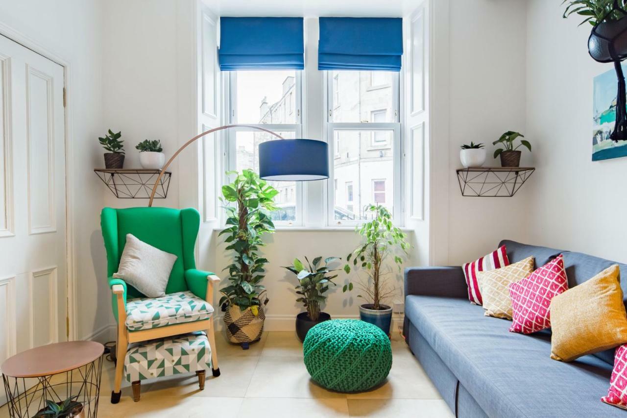 The Plywood Flat, Modern Style In A Traditional Tenement เอดินบะระ ภายนอก รูปภาพ