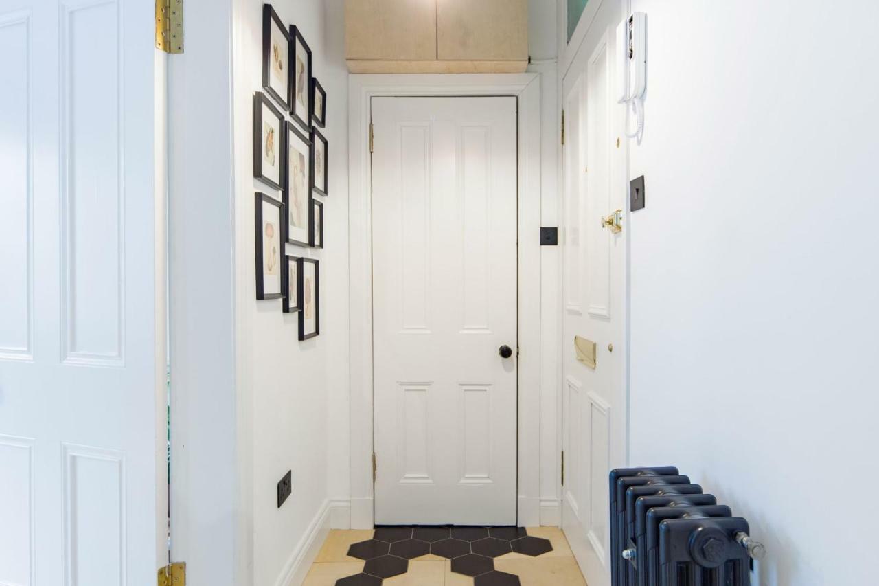 The Plywood Flat, Modern Style In A Traditional Tenement เอดินบะระ ภายนอก รูปภาพ